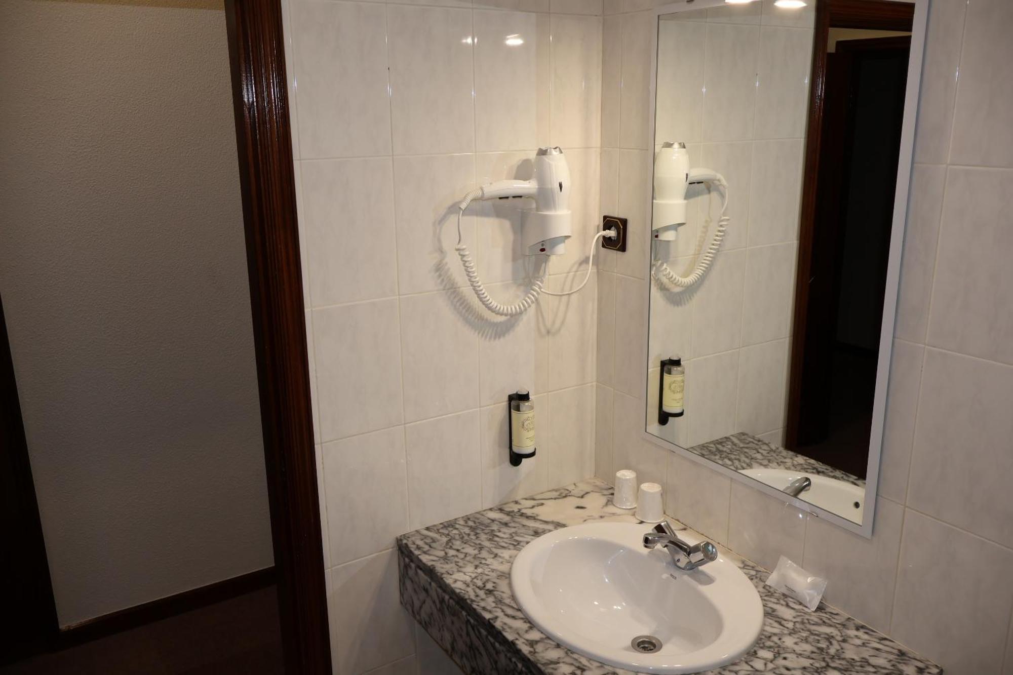 Hotel Santhyago Trofa Kültér fotó