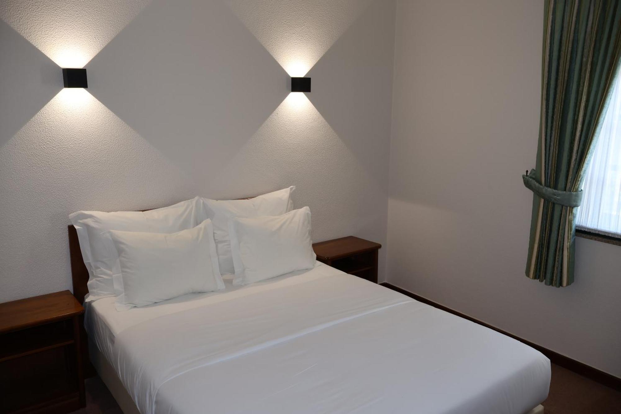 Hotel Santhyago Trofa Kültér fotó