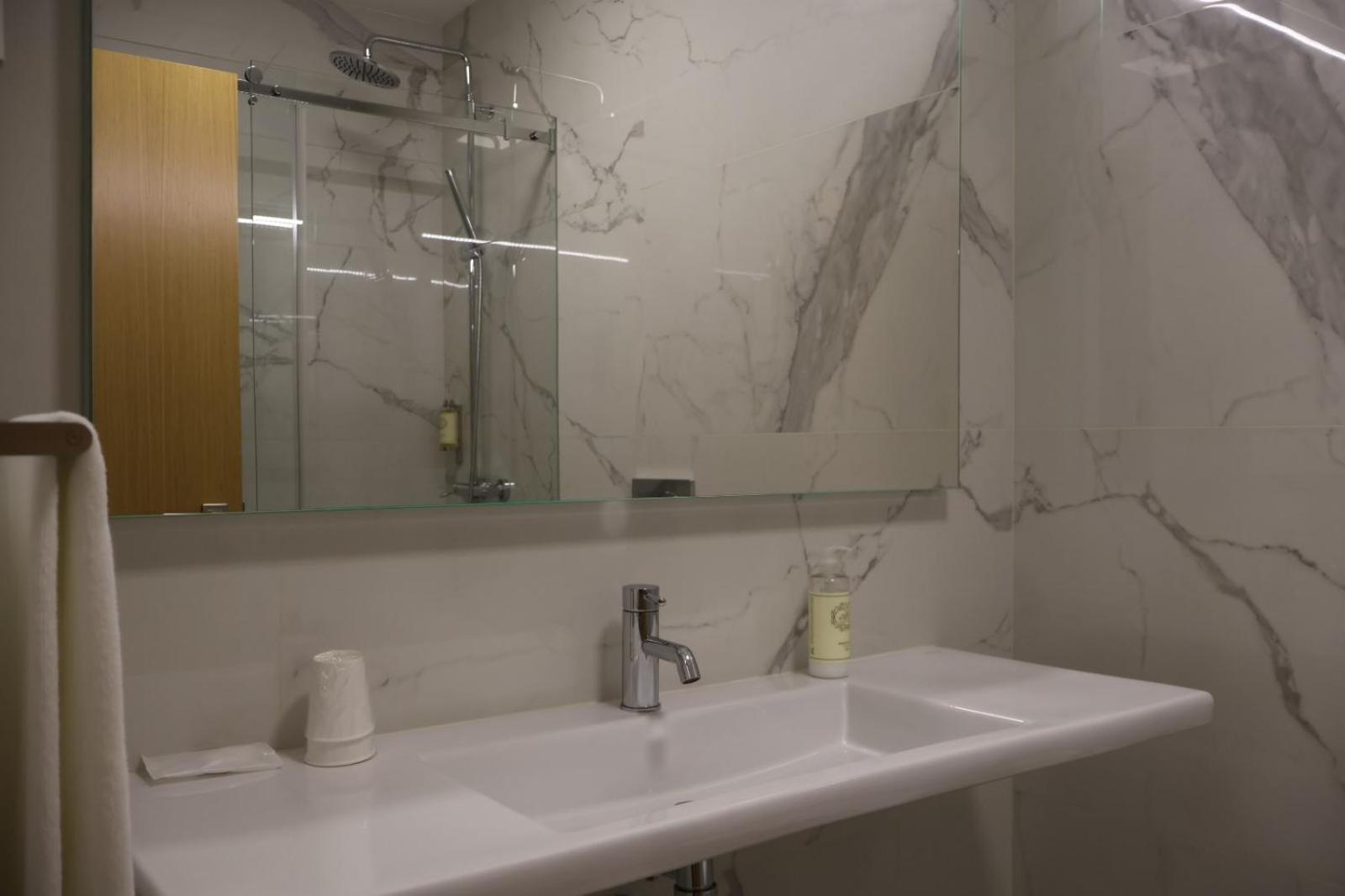 Hotel Santhyago Trofa Kültér fotó